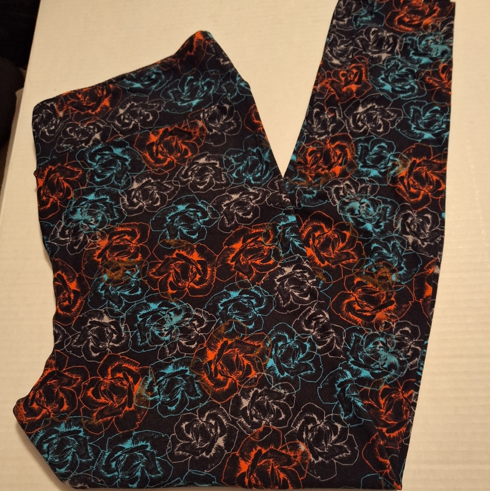 LuLaRoe Leggings Size: Tall & Curvy NWOT